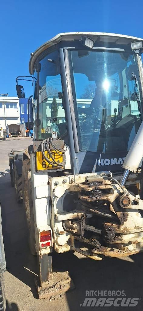 Komatsu WB 93 R-5 バックホーローダー