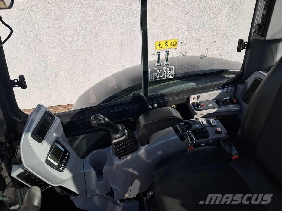 Kubota KX 057-4 ミニ油圧ショベル 7t以下（ミニユンボ・ミニディガー）