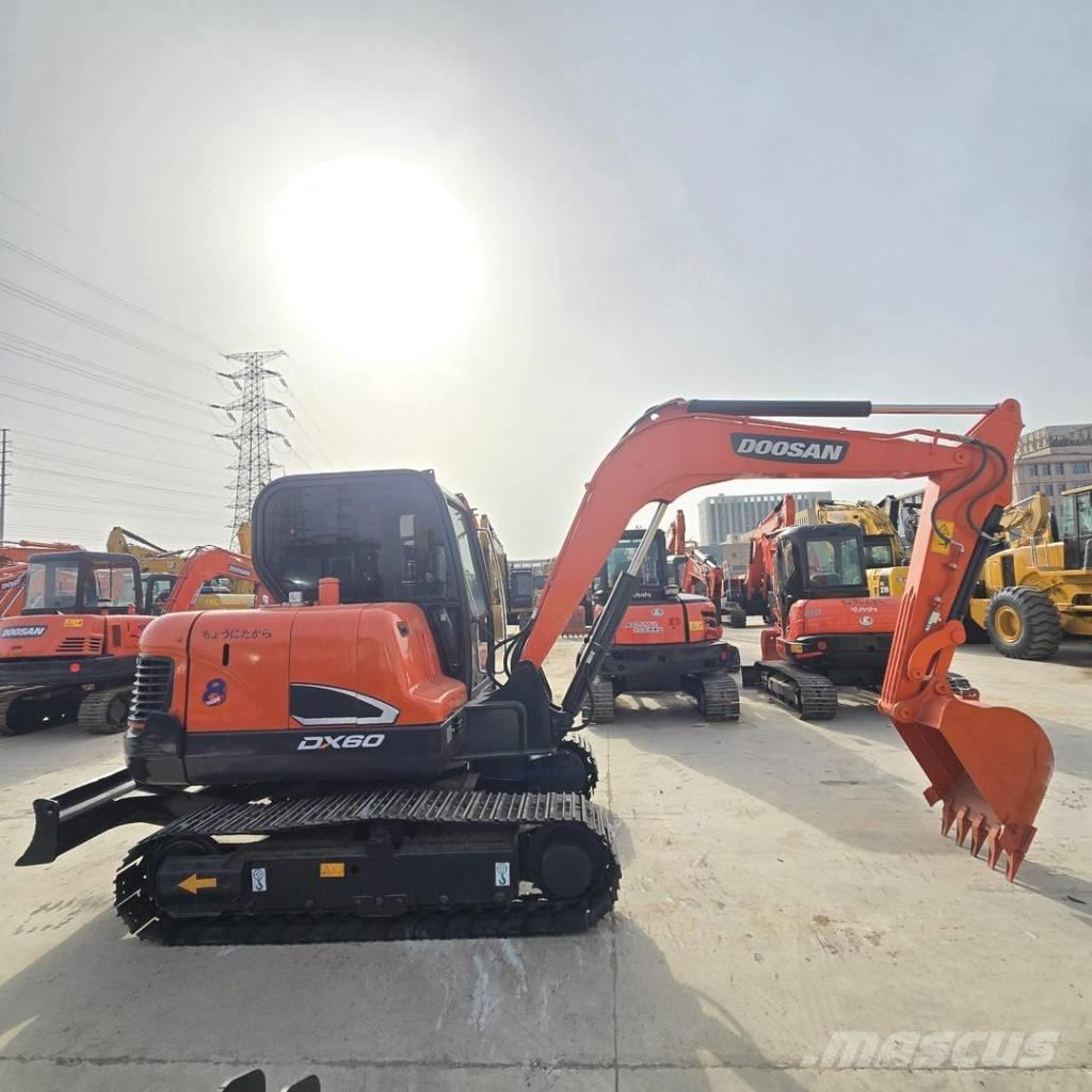 Doosan DX 60 ミニ油圧ショベル 7t以下（ミニユンボ・ミニディガー）