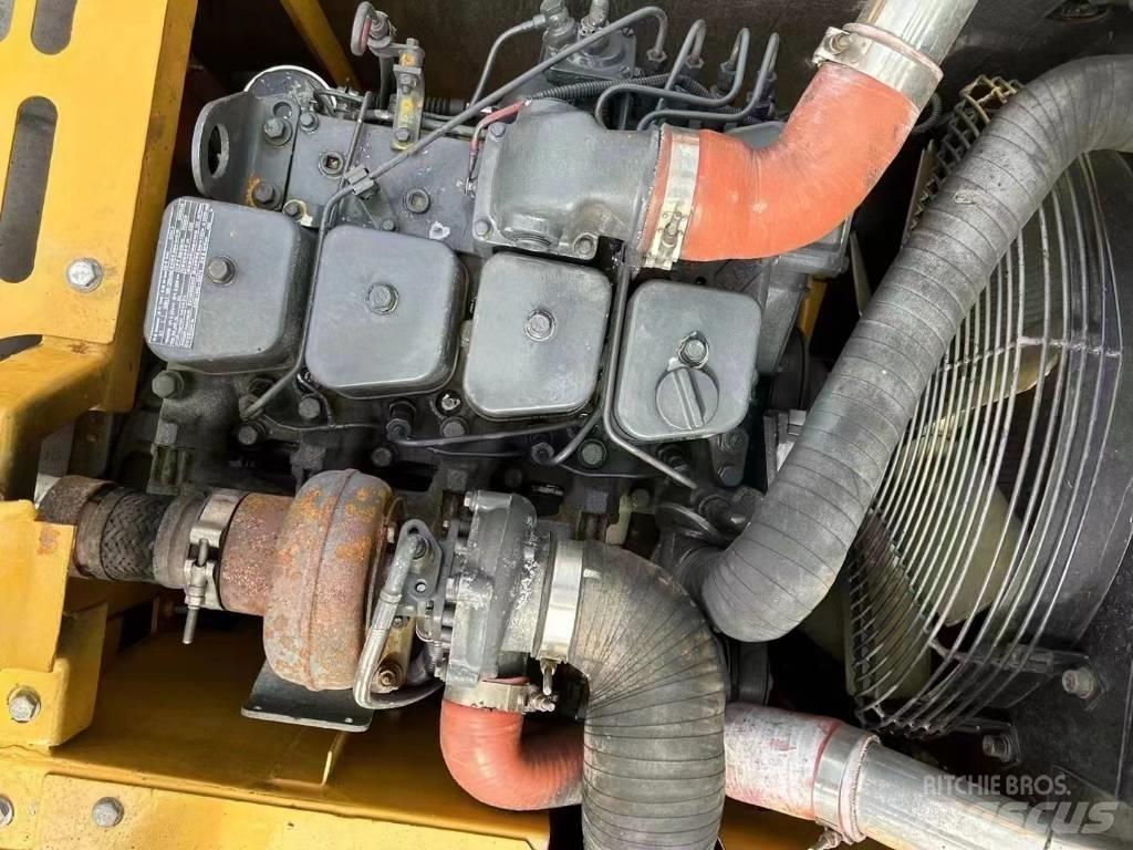 XCMG XE 150 D 中型油圧ショベル 7ｔ-12ｔ（ユンボ・パワーショベル・バックホー）