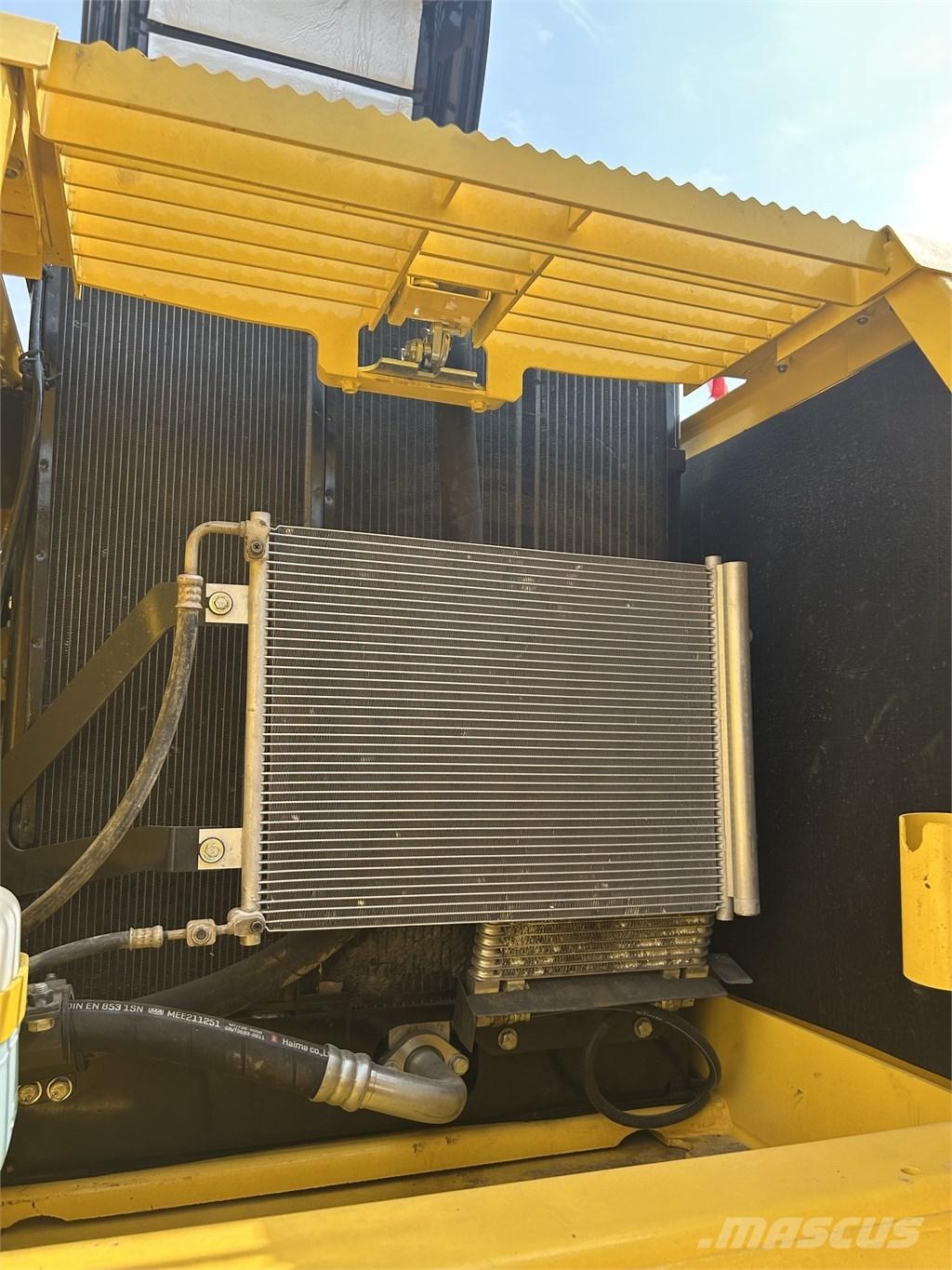 Komatsu PC 240 LC 大型油圧ショベル12t以上（パワーショベル・ユンボ）
