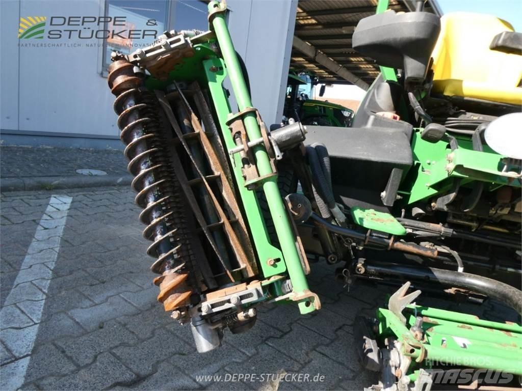 John Deere 8700 芝刈り機