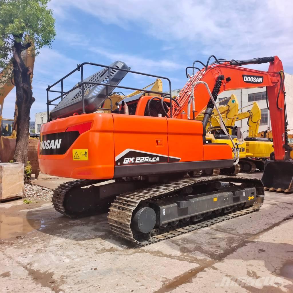 Doosan DX 225 LC-9C 大型油圧ショベル12t以上（パワーショベル・ユンボ）
