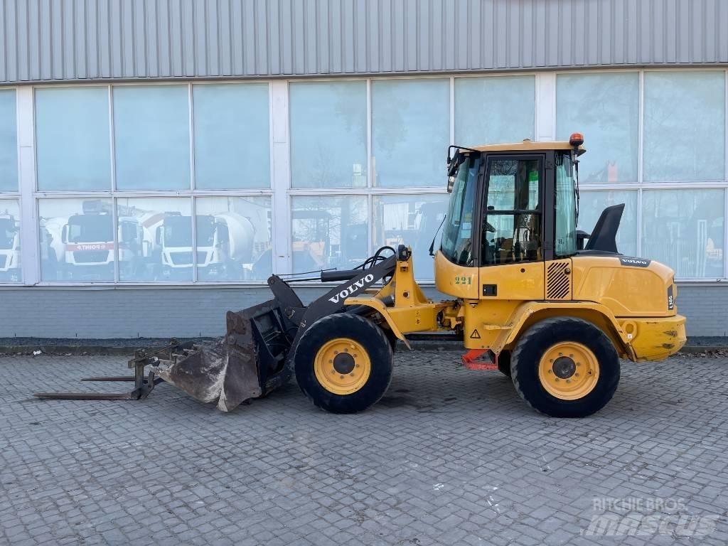 Volvo L 30 G  2017     CE ホイールローダー・タイヤショベル