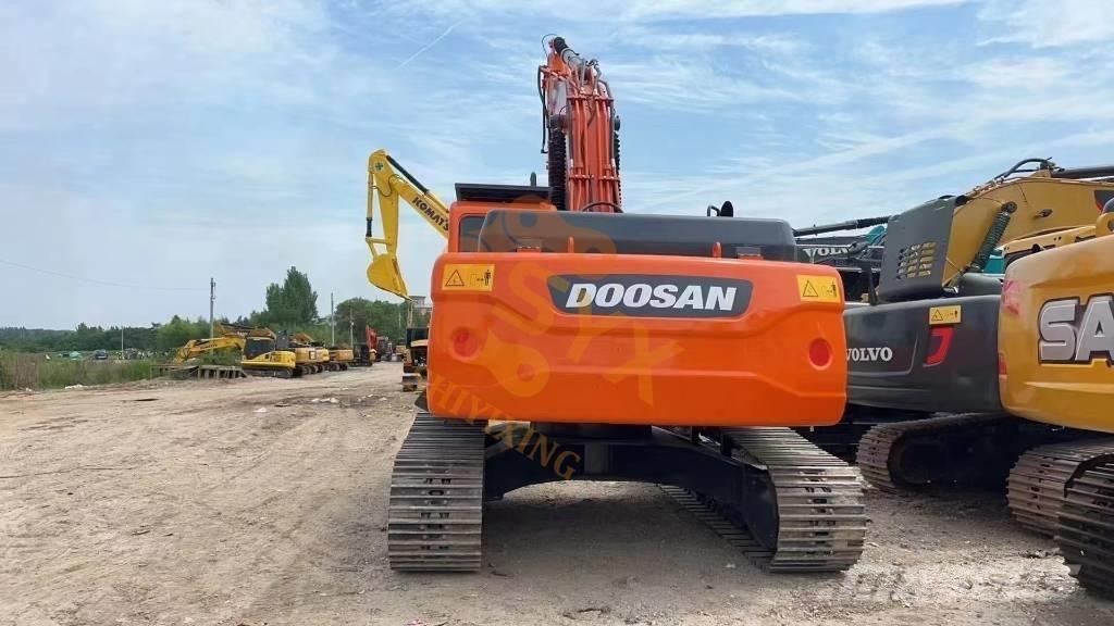 Doosan DX 225 LC 大型油圧ショベル12t以上（パワーショベル・ユンボ）