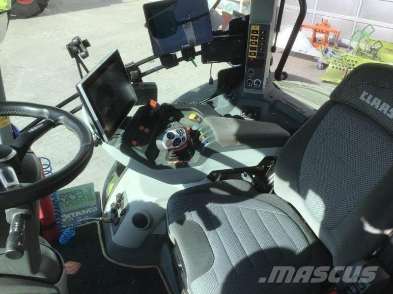 CLAAS AXION 870 トラクター