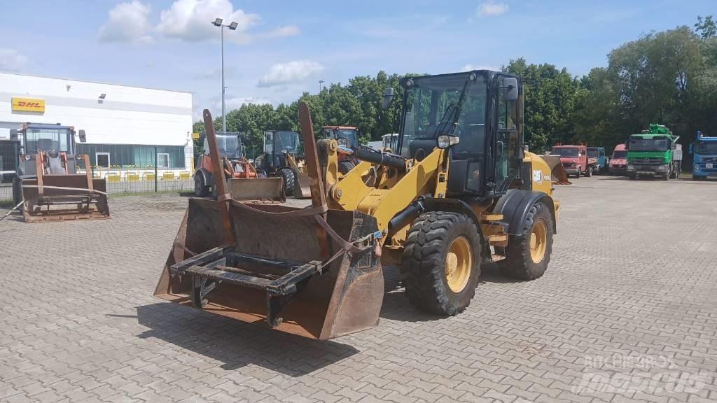 CAT 908 M ホイールローダー・タイヤショベル