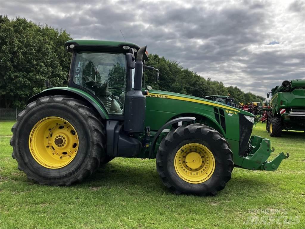 John Deere 8285R トラクター
