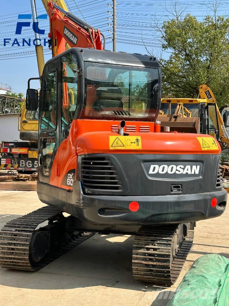 Doosan dx 60 大型油圧ショベル12t以上（パワーショベル・ユンボ）