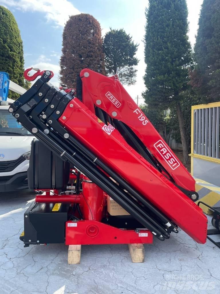 Fassi F195A.1.25 ローダークレーン