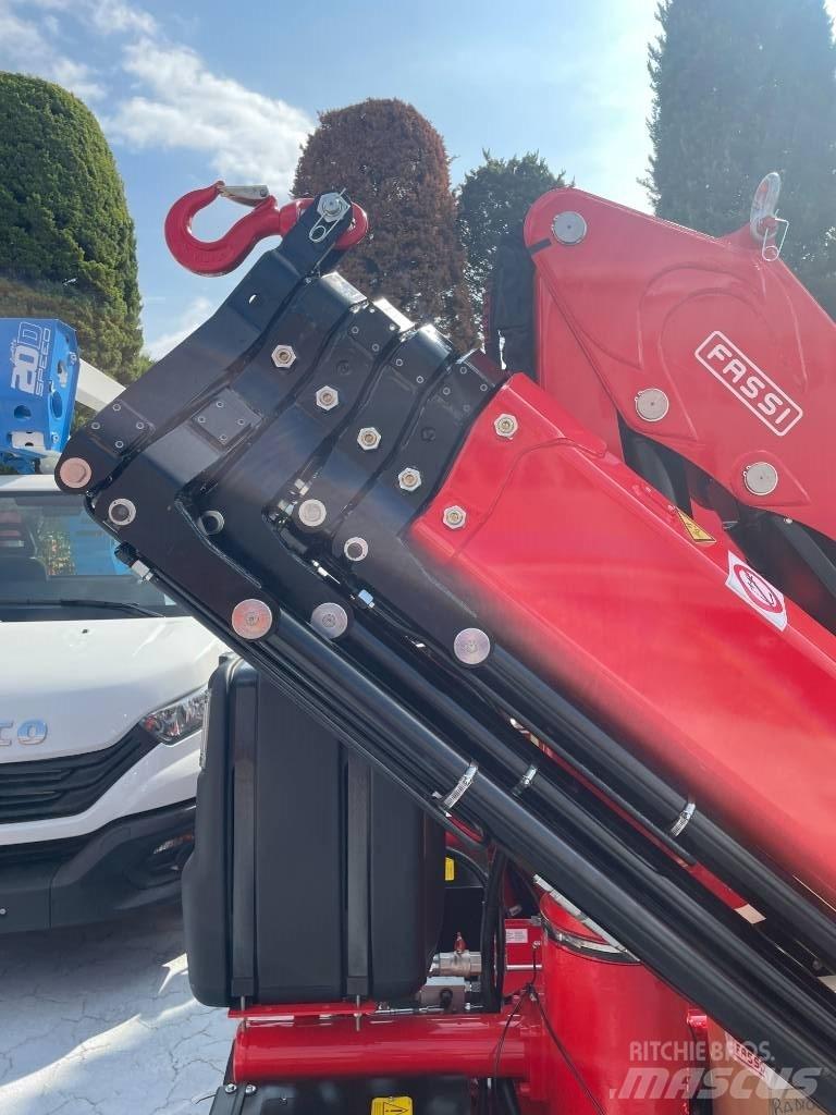 Fassi F195A.1.25 ローダークレーン