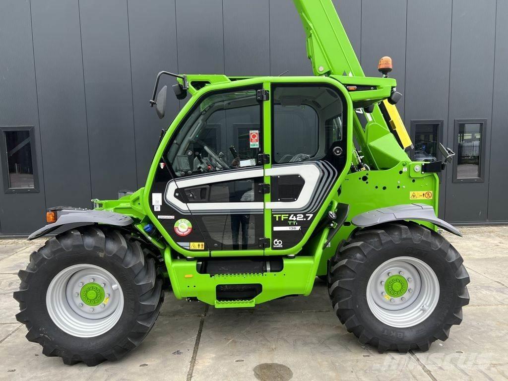 Merlo TF42.7TT-136 テレスコーピックハンドラー