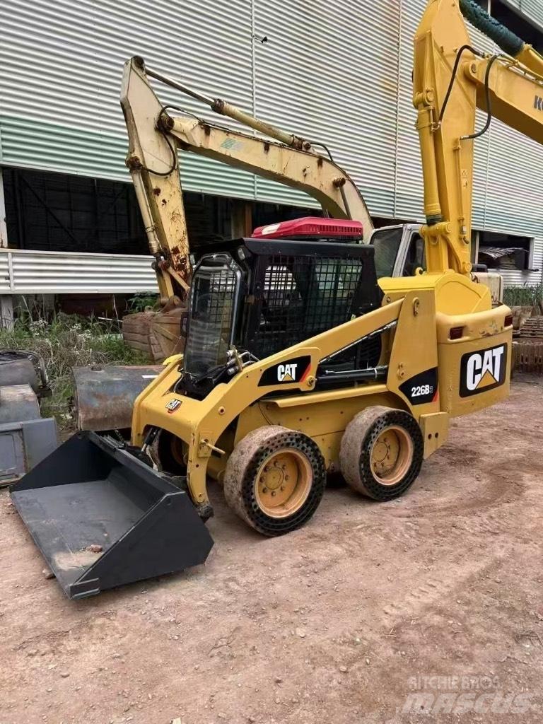 CAT 226 B 3 スキッドステアローダー