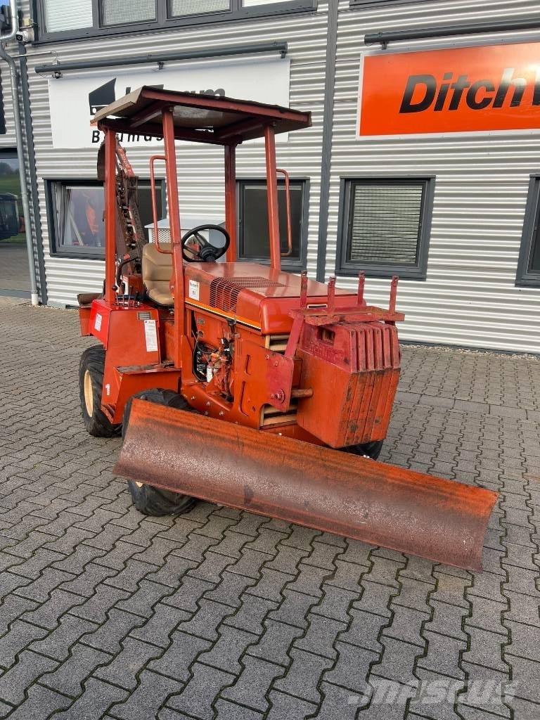 Ditch Witch 3500 DD トレンチャー