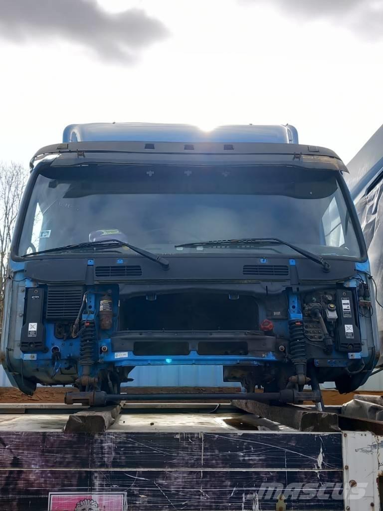 Volvo FM 9.320 キャビン及び内装