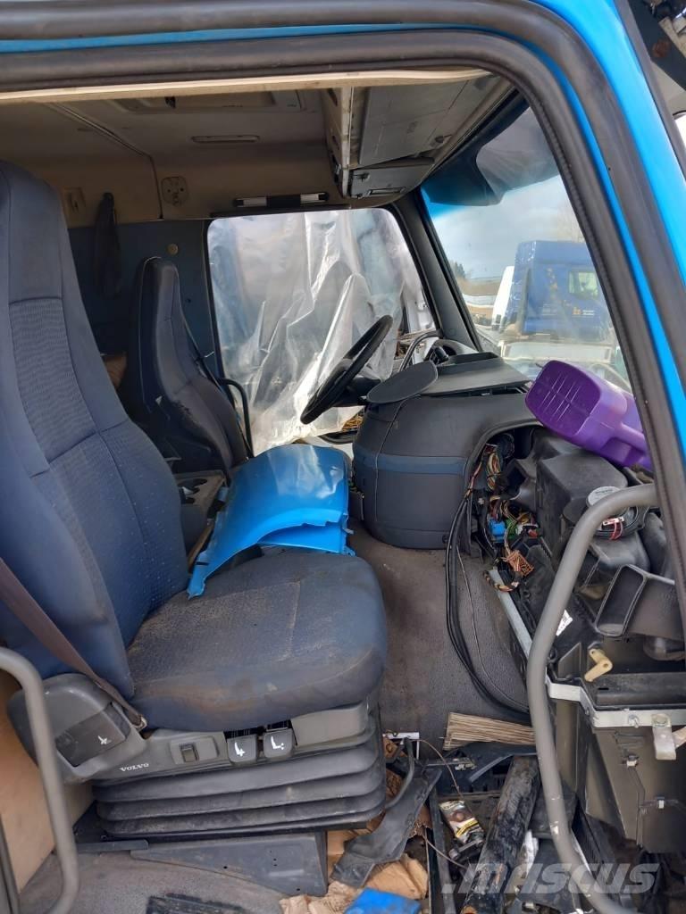 Volvo FM 9.320 キャビン及び内装