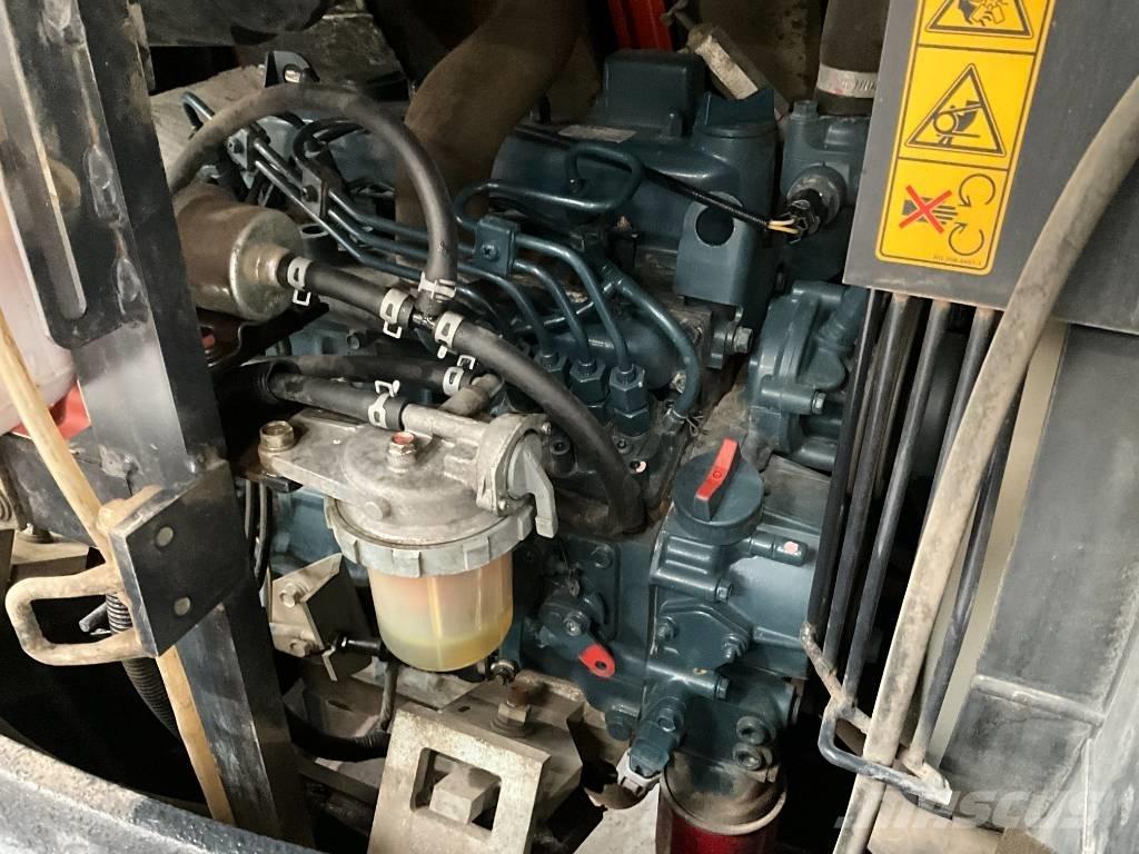Kubota KX 61-3 ミニ油圧ショベル 7t以下（ミニユンボ・ミニディガー）