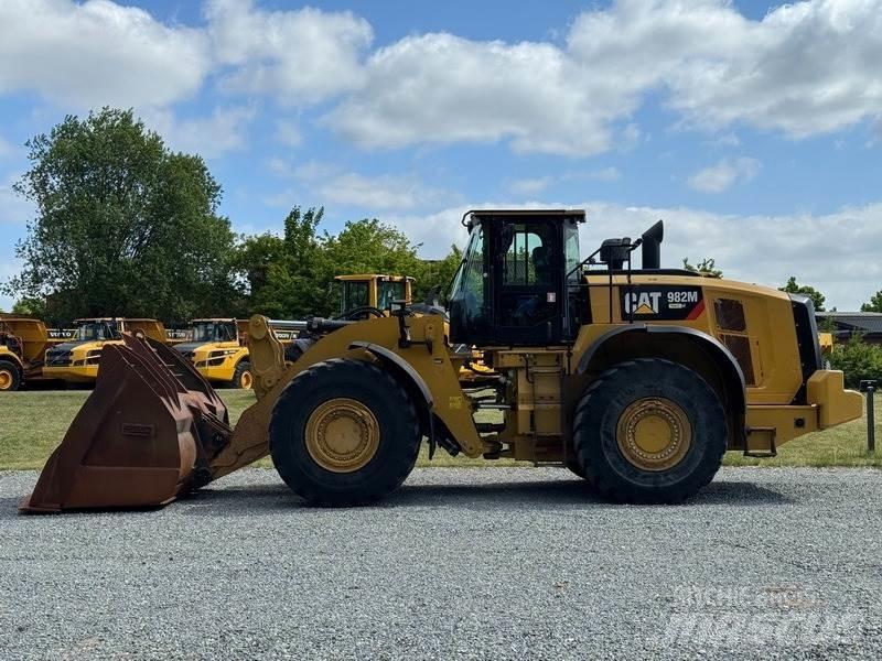 CAT 982 M ホイールローダー・タイヤショベル