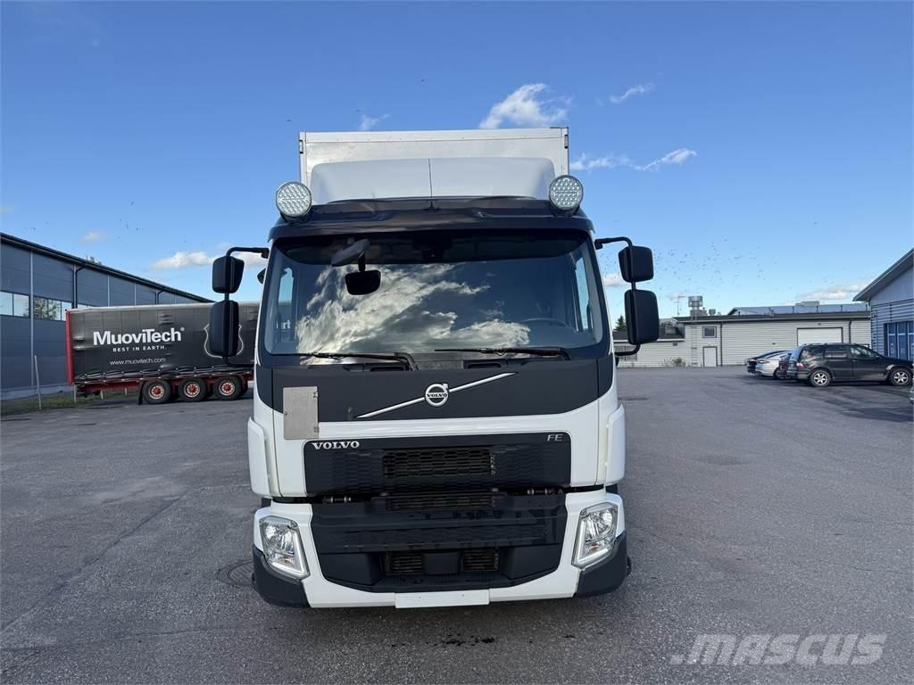 Volvo FE320 4X2 ボックスボディー、ウイング、箱車