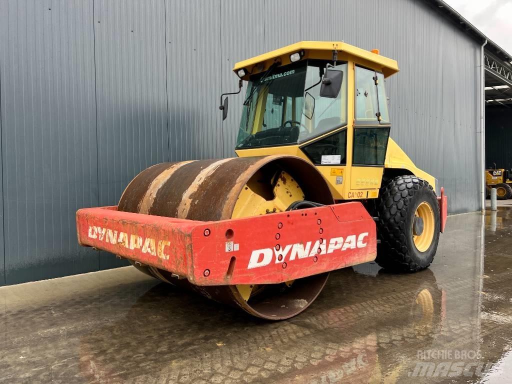 Dynapac CA302D 振動ローラ
