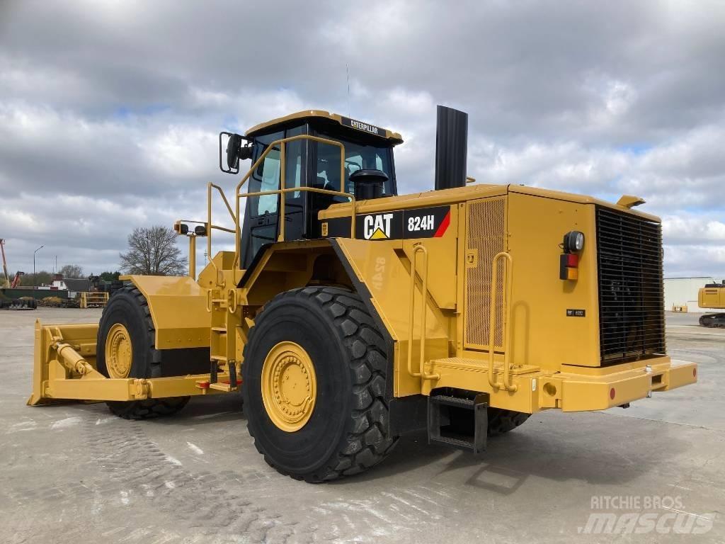 CAT 824 H タイヤ式ブルドーザ