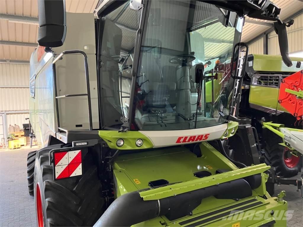 CLAAS TRION 730 コンバイン
