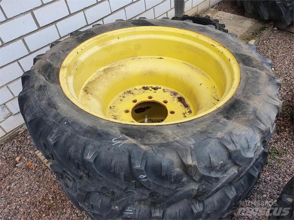 Kleber 270/95R32 タイヤ、ホイル、リム
