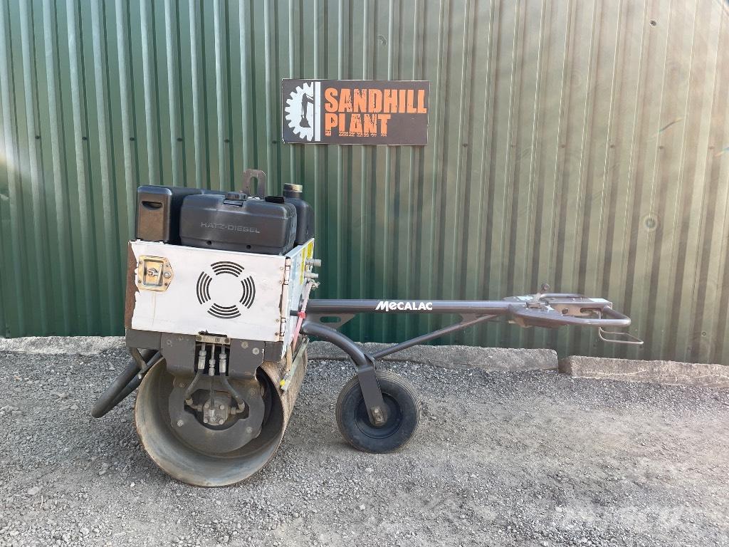 Mecalac MBR 71 振動ローラ