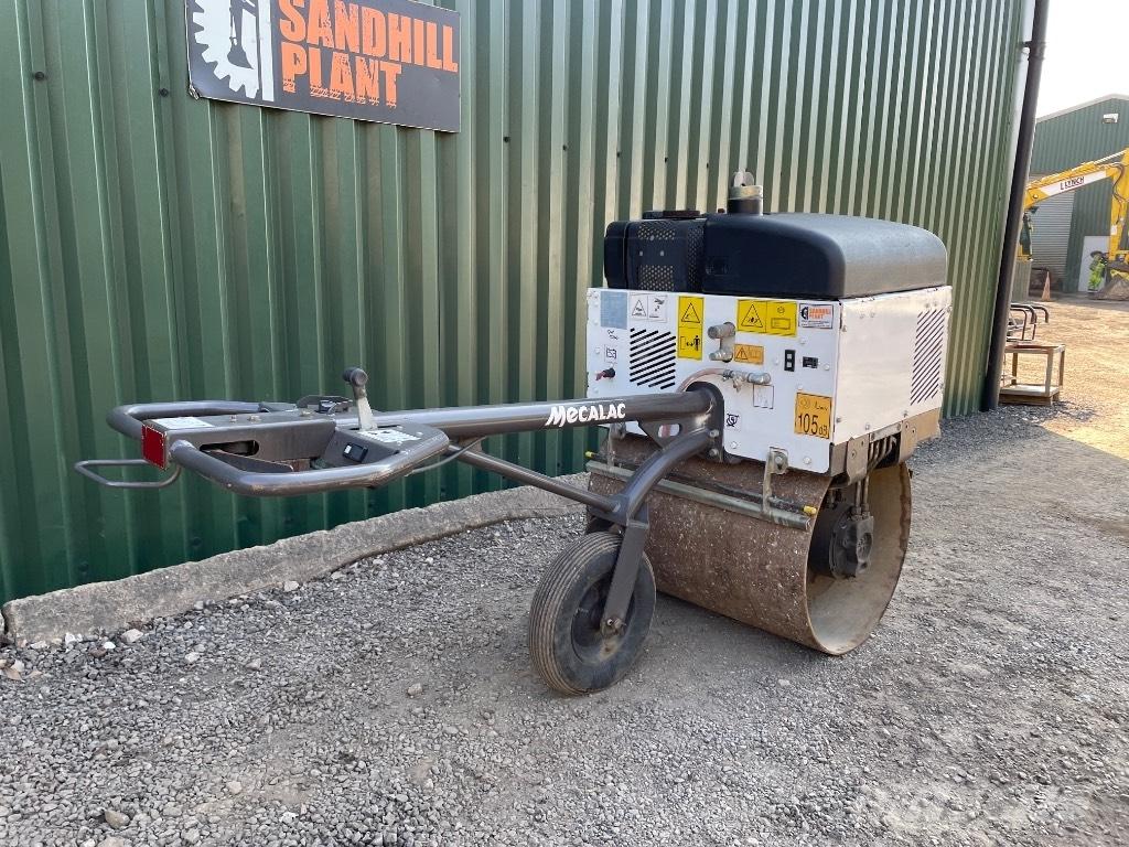 Mecalac MBR 71 振動ローラ