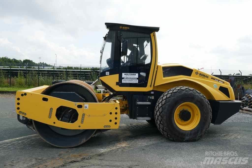 Bomag BW 213 BVC-5 ソイルコンパクター