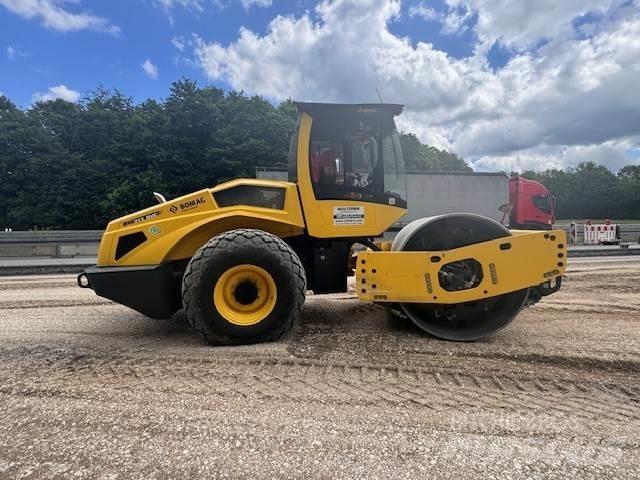 Bomag BW 213 BVC-5 ソイルコンパクター