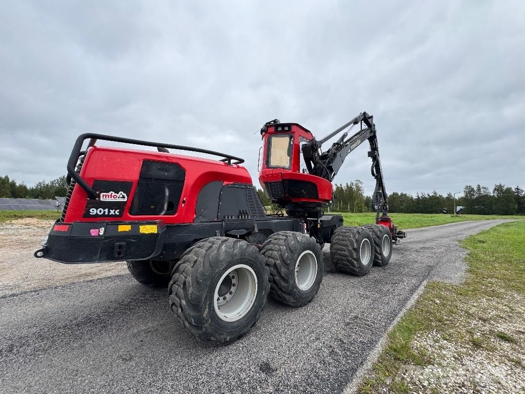 Komatsu 901 XC ハーベスター