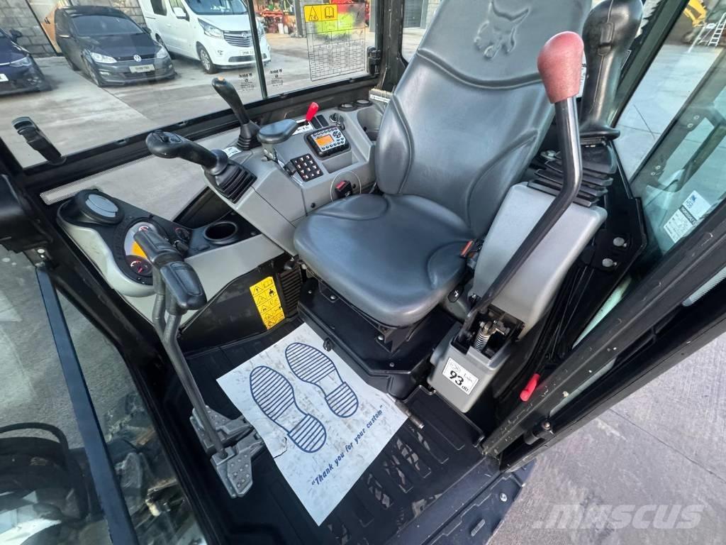 Bobcat E 26 ミニ油圧ショベル 7t以下（ミニユンボ・ミニディガー）