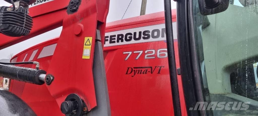 Massey Ferguson 7726 トラクター
