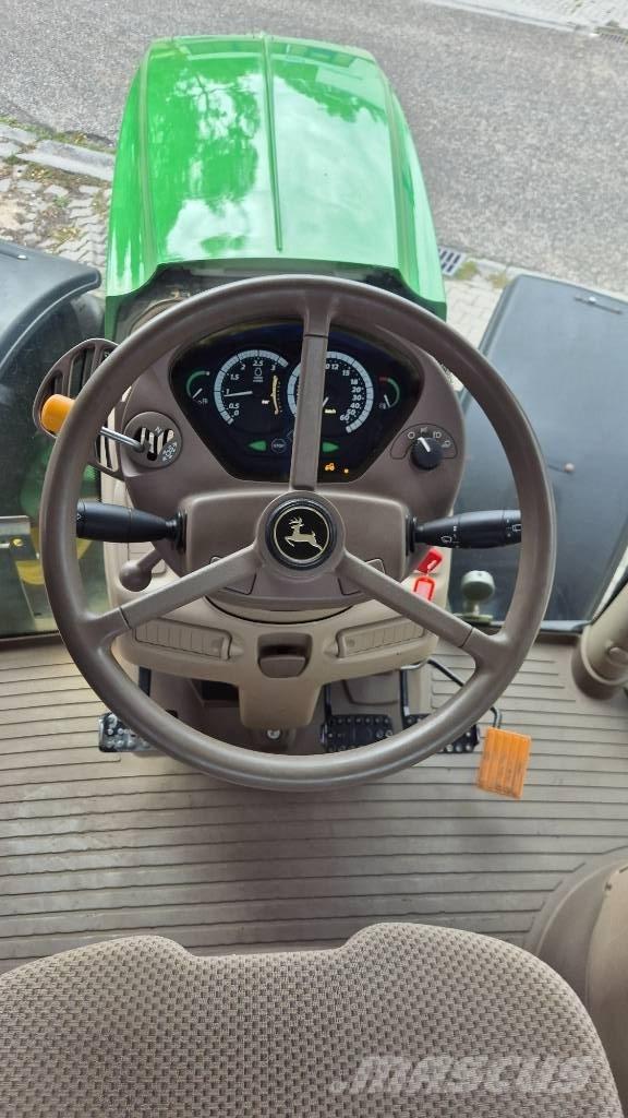 John Deere 6210 R トラクター