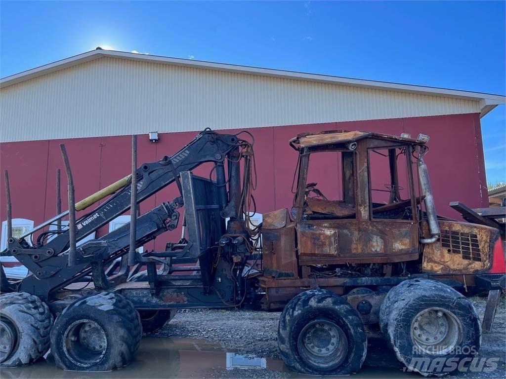 Komatsu 840TX フォワーダー