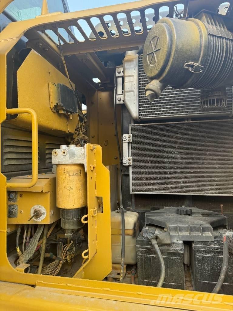 CAT 313 D 大型油圧ショベル12t以上（パワーショベル・ユンボ）