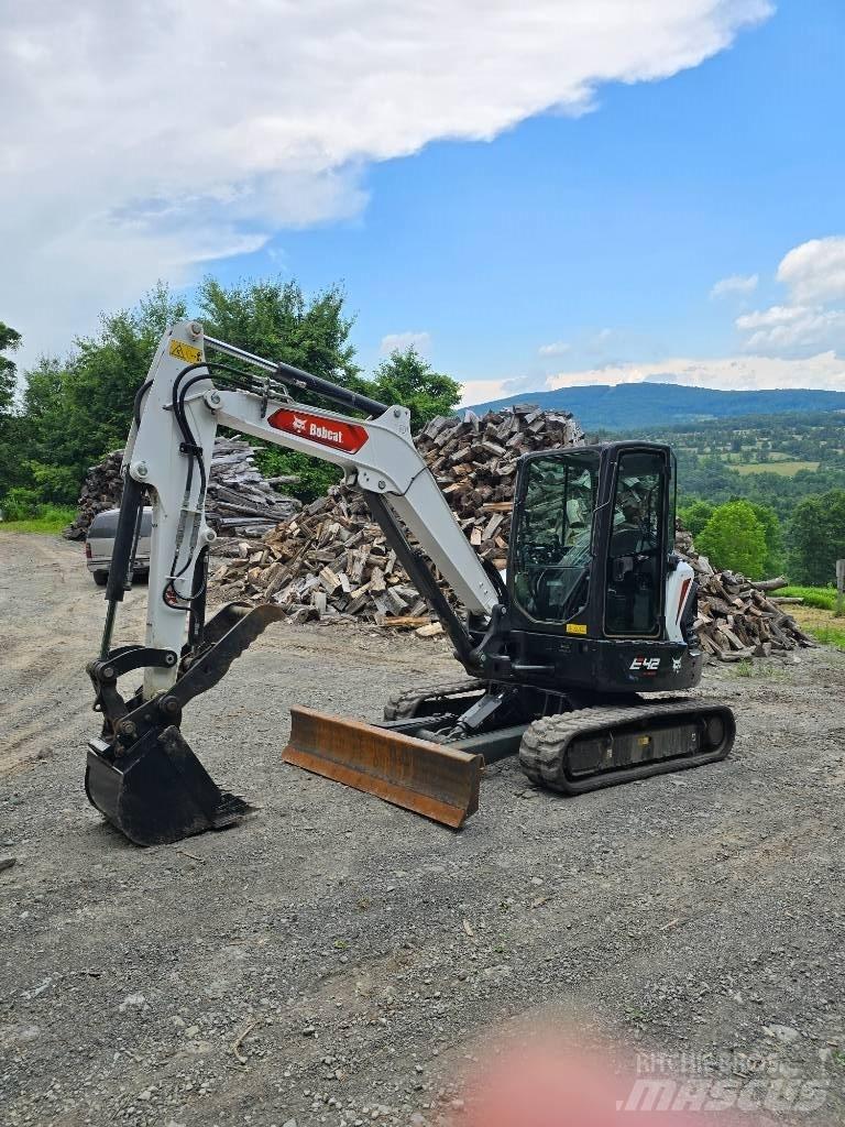 Bobcat E 42 ミニ油圧ショベル 7t以下（ミニユンボ・ミニディガー）
