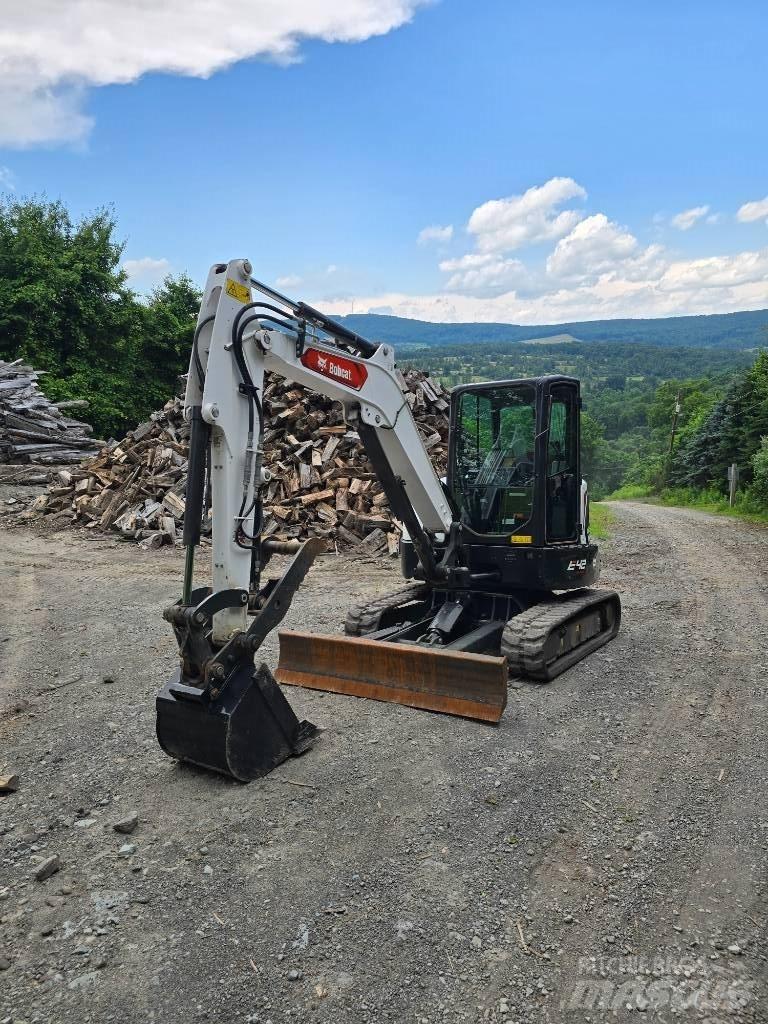 Bobcat E 42 ミニ油圧ショベル 7t以下（ミニユンボ・ミニディガー）