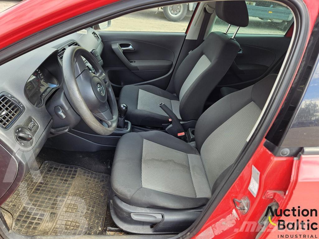 Volkswagen Polo 自動車