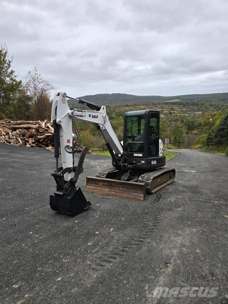 Bobcat E 45 ミニ油圧ショベル 7t以下（ミニユンボ・ミニディガー）