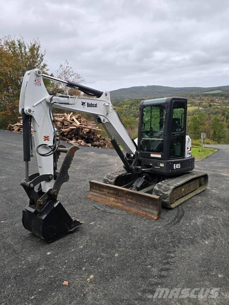 Bobcat E 45 ミニ油圧ショベル 7t以下（ミニユンボ・ミニディガー）
