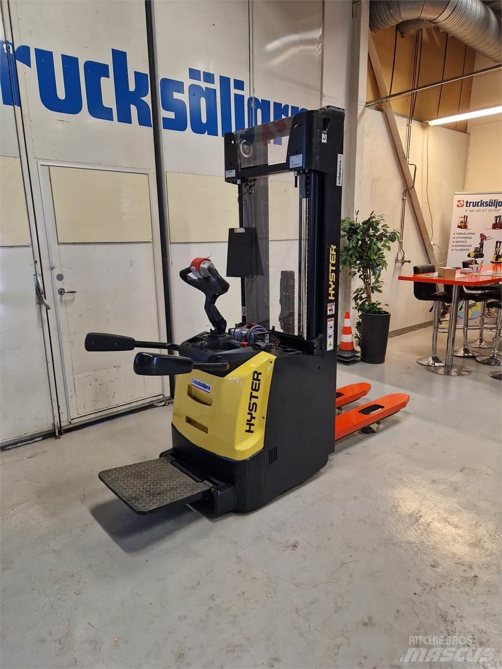 Hyster S1.4S IL ウォーキンフォークリフト
