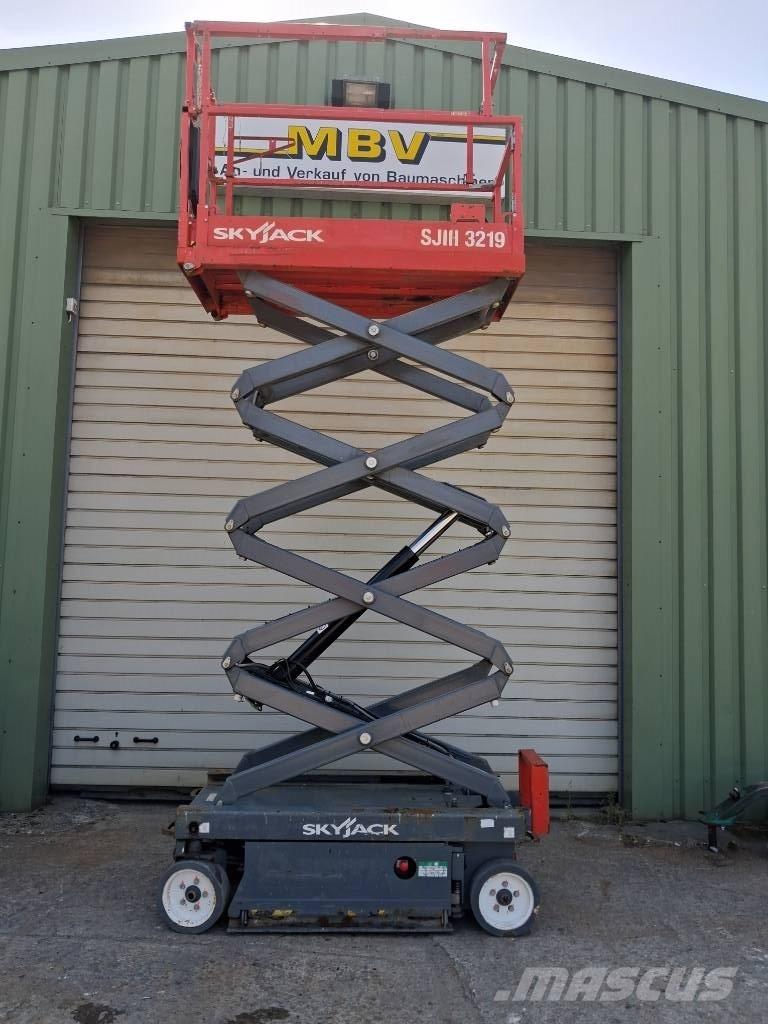 SkyJack SJ III 3219 シザースリフト