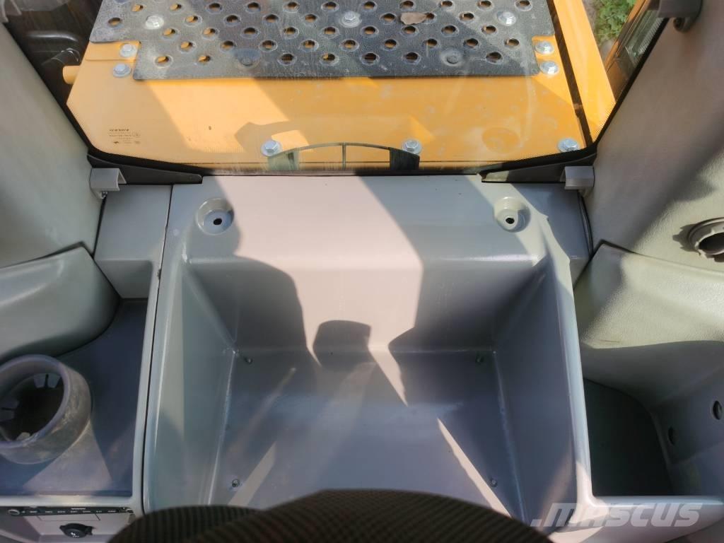 Volvo EC 250 D L 大型油圧ショベル12t以上（パワーショベル・ユンボ）