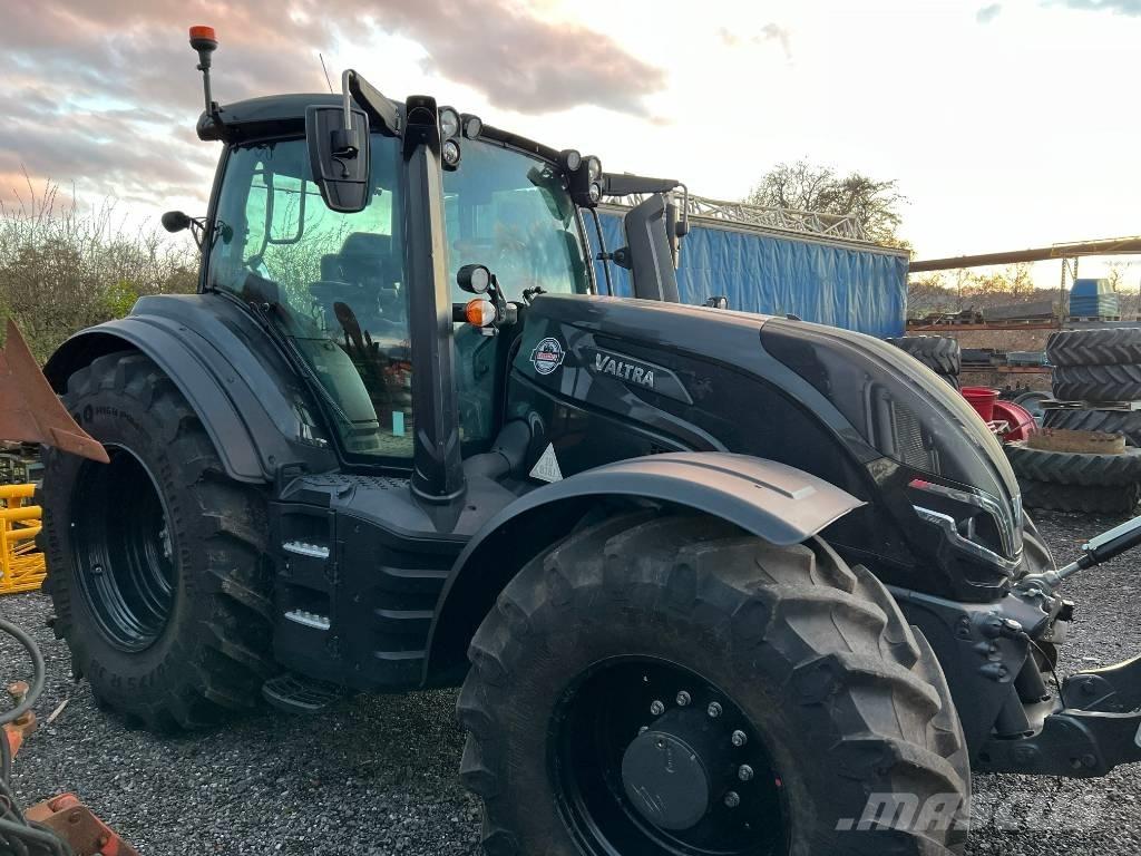 Valtra T 235 Direct トラクター