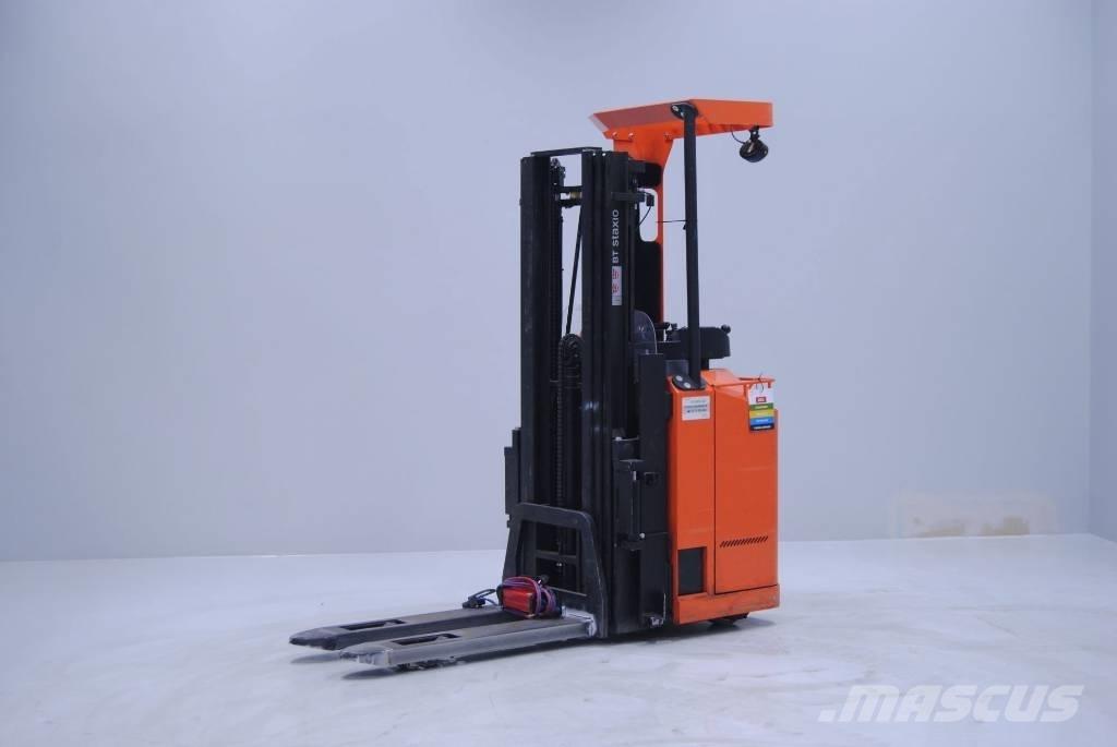 Toyota SSE135L 自走式スタッカー