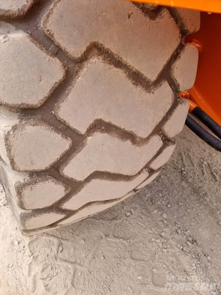 Doosan DL 300-3 ホイールローダー・タイヤショベル