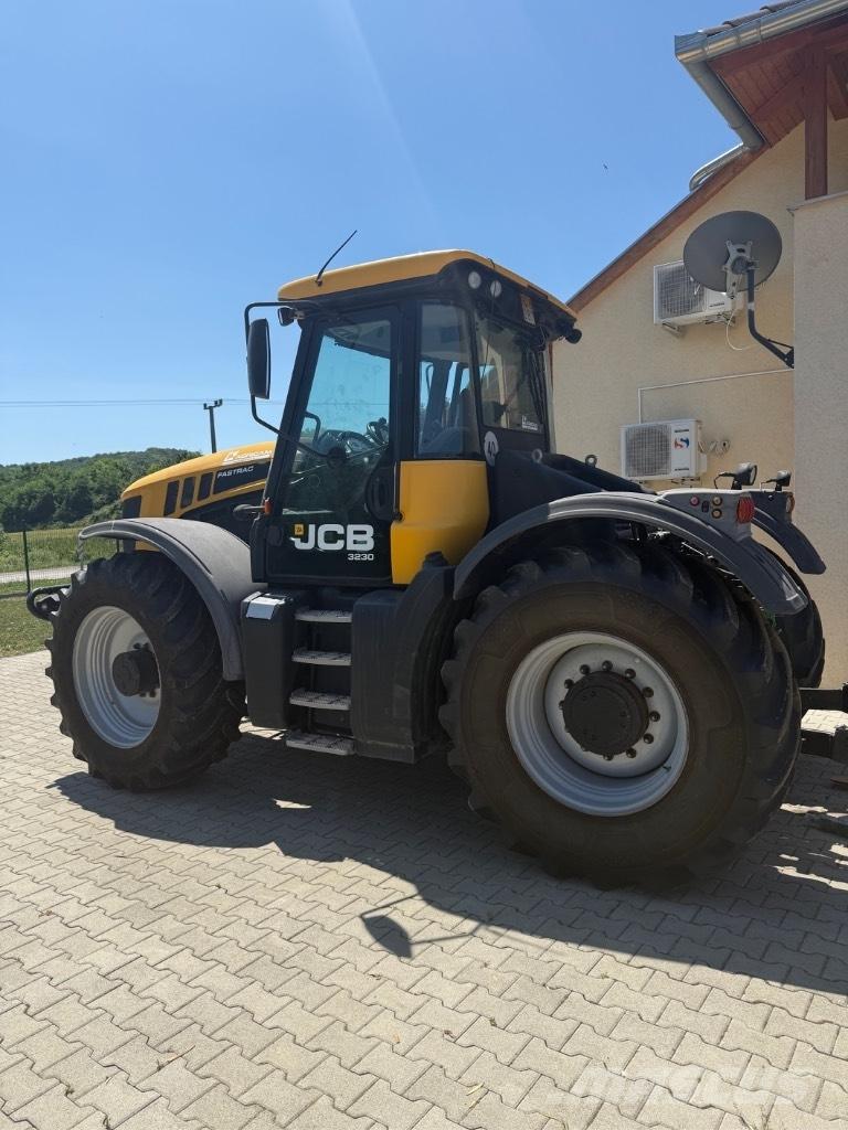 JCB JCB Fastrack3230 トラクター