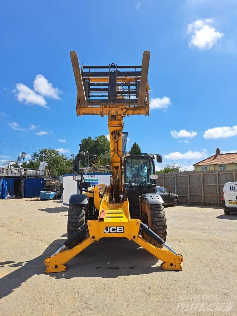 JCB 535 V 125 テレスコーピックハンドラー
